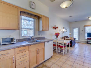 Townhome/Kitchen.JPG